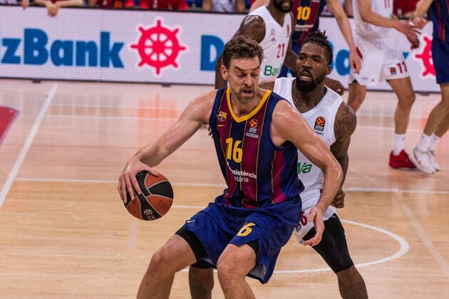 April 9, 2021, Barcelona, Barcelona, Spain: Pau Gasol of FC Barcelona, Barca in action against Jalen Reynolds of FC Bayern Munich during the Turkish Airlines EuroLeague match between FC Barcelona and FC Bayern Munich at Palau Blaugrana on April 09, 2021 in Barcelona, Spain. Barcelona Spain - ZUMAa181 20210409_zaa_a181_063 Copyright: xJavierxBorregox