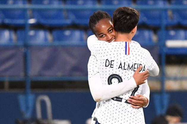 Fußball, Damen Länderspiel, Frankreich - England JOIE - FAIR PLAY - 12 MARIE ANTOINETTE KATOTO (FRA) FOOTBALL FEMININ : France vs Angleterre - Match Amical - 09 04 2021 AnthonyBIBARD FEP Panoramic 
