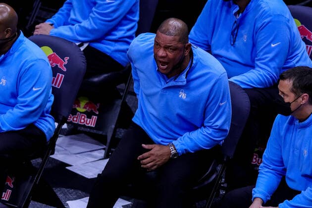 NEW ORLEANS, LA - APR 09: Philadelphia 76ers head coach Doc Rivers reacts to a play against New Orleans Pelicans during a NBA, Basketball Herren, USA game between the New Orleans Pelicans and the Philadelphia 76ers at Smoothie King Center in New Orleans, LA on Apr 09, 2021. (Photo by Stephen Lew Icon Sportswire) NBA: APR 09 76ers at Pelicans Icon21040911983776