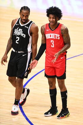 LOS ANGELES, CA - APRIL 09: Houston Rockets Guard Kevin Porter Jr. (3) looks on with Los Angeles Clippers Forward Kawhi Leonard (2) during a NBA, Basketball Herren, USA game between the Houston Rockets and the Los Angeles Clippers on April 9, 2021 at STAPLES Center in Los Angeles, CA. (Photo by Brian Rothmuller Icon Sportswire) NBA: APR 09 Rockets at Clippers Icon210409013