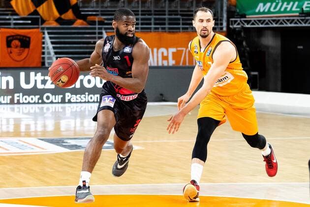 Jonathan Stark (JobStairs Giessen 46ers 01) GER, Ratiopharm Ulm vs. JobStairs Giessen 46ers, easycredit 1.Bundesliga Basketball, 27.Spieltag, Saison 2020 21, 10.04.2021 Ratiopharm Ulm vs. JobStairs Giessen 46ers, 1.Basketball Bundesliga Neu-Ulm Copyright: xEibner-Pressefoto RogerxBuerkex EP_EER