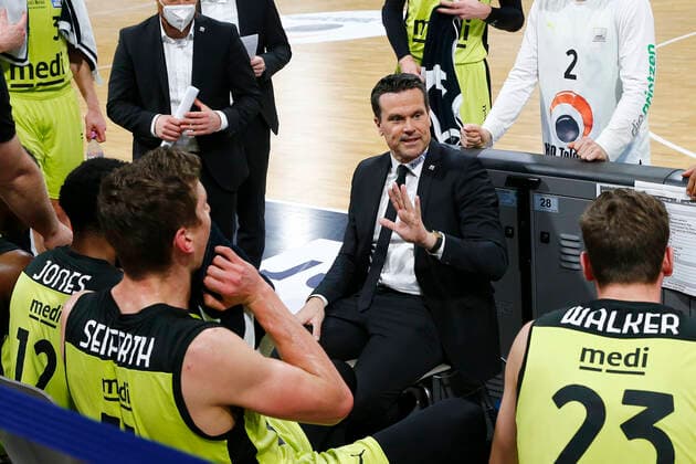 27. Spieltag der easyCredit BBL Basketball Bundesliga am 10.April 2021in der Oberfrankenhalle in Bayreuth Bayern Deutschland Saison 2020-2021 Medi Bayreuth gegen Brose Bamberg Raoul Korner (Medi Bayreuth) Trainer