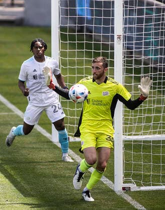 April 10, 2021, Los Angeles, California, USA: Matt Turner 30 of the New England Revolution lets the ball go out during their preseason MLS, Fussball Herren, USA game with the LAFC on Saturday April 10, 2021 at the Banc of California stadium in Los Angeles, California. LAFC draws with Revolution, 3-3. PI Los Angeles USA - ZUMAp124 20210410_zaa_p124_001 Copyright: xJAVIERxROJASx