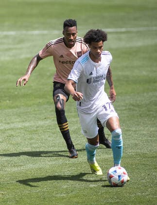 April 10, 2021, Los Angeles, California, USA: Tajon Buchanan 17 of the New England Revolution during their preseason MLS, Fussball Herren, USA game with the LAFC on Saturday April 10, 2021 at the Banc of California stadium in Los Angeles, California. LAFC draws with Revolution, 3-3. PI Los Angeles USA - ZUMAp124 20210410_zaa_p124_002 Copyright: xJAVIERxROJASx