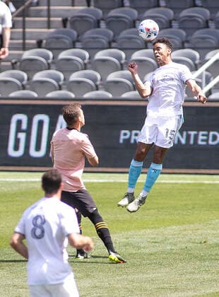 April 10, 2021, Los Angeles, California, USA: Brandon Bye 15 of the New England Revolution during their preseason MLS, Fussball Herren, USA game with the LAFC on Saturday April 10, 2021 at the Banc of California stadium in Los Angeles, California. LAFC draws with Revolution, 3-3. PI Los Angeles USA - ZUMAp124 20210410_zaa_p124_003 Copyright: xJAVIERxROJASx