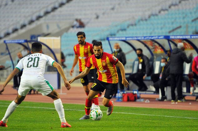 Abderrahmane Meziane(17) of EST in action with Walid Allati(20) of MCA during the Match Espérance Sportive de Tunis (EST) vs Mouloudia Club d Alger (MCA) counting for the CAF African Champions League at the Rades stadium.photo: Yassine Mahjoub CAF African Champions League: EST vs MC Algiers 