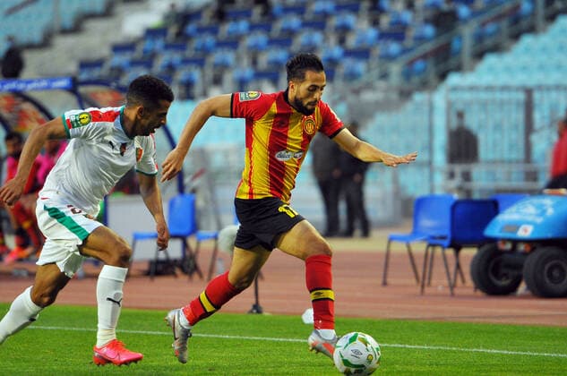 Abderrahmane Meziane(17) of EST in action with Walid Allati(20) of MCA during the Match Espérance Sportive de Tunis (EST) vs Mouloudia Club d Alger (MCA) counting for the CAF African Champions League at the Rades stadium.photo: Yassine Mahjoub CAF African Champions League: EST vs MC Algiers 