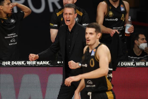 Cheftrainer Pete Strobl (Braunschweig) GER, FC Bayern Basketball vs. Loewen Braunschweig, Basketball, easyCredit BBL, Saison 2020 2021, 11.04.2021, GER, FC Bayern Basketball vs. Loewen Braunschweig, Basketball, easyCredit BBL, Saison 2020 2021, 11.04.2021, Muenchen Copyright: xEIBNER MarcelxEngelbrechtx EP_EER