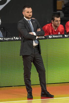 Basketball, BBL, 20210411, FC Bayern München - Basketball Löwen Braunschweig. Im Bild Co-Trainer des FC Bayern München Adriano VERTEMATI. München Audi Dome Bayern Deutschland Copyright: Passion2Press MarkusxFischerx