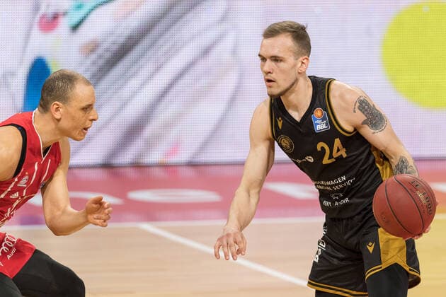 Basketball, BBL, 20210411, FC Bayern München - Basketball Löwen Braunschweig. Im Bild Arnas VELICKA (Basketball Löwen Braunschweig, 24). München Audi Dome Bayern Deutschland Copyright: Passion2Press MarkusxFischerx