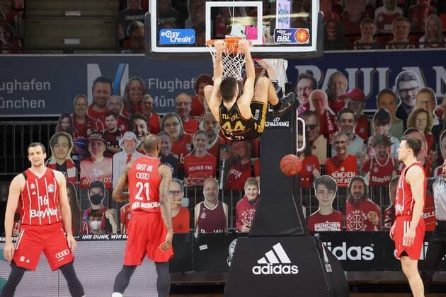 Braunschweigs 44 TURUDIC am Korb. Basketball, Bayern - Braunschweig, Bundesliga, Saison 2020-2021, am 11.4.2021 in Muenchen, A U D I D O M E, Deutschland. Quelle Copyright Credit : Oryk HAIST
