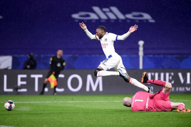 07 KARL TOKO EKAMBI (OL) - CHUTE - FAUTE FOOTBALL : Lyon vs Angers - Ligue 1 Uber Eats - 11 04 2021 FEP Panoramic 