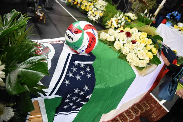 Bilder des Jahres 2021, Sport 04 April Sport Themen der Woche KW15 Sport Bilder des Tages La bara con le magliette di Pasinato e il pallone lasciato dal figlio Giorgio durante Funerale di Michele Pasinato, News in Padova, Italia, 12 aprile 2021  Copyright: xLiveMedia SimonexPiccirillix xIPx xLiveMediax 0