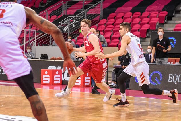 easyCredit BBL, Telekom Baskets Bonn vs. FC Bayern München Basketball, 13.04.2021 Simonas Lukosius (Telekom Baskets Bonn 32), easyCredit BBL, Telekom Baskets Bonn vs. FC Bayern München Basketball am 13.04.2021 im Telekom Dome Bonn, Bonn (Nordrhein-Westfalen) Copyright: xBEAUTIFULxSPORTS Mueller-Laschetx