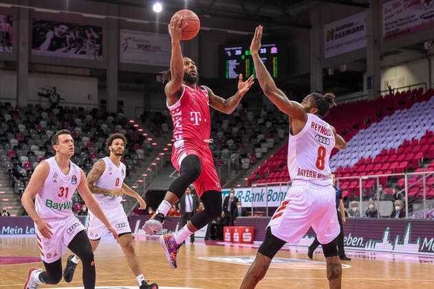 easyCredit BBL, Telekom Baskets Bonn vs. FC Bayern München Basketball, 13.04.2021 Xavier Pollard (Telekom Baskets Bonn 2), easyCredit BBL, Telekom Baskets Bonn vs. FC Bayern München Basketball am 13.04.2021 im Telekom Dome Bonn, Bonn (Nordrhein-Westfalen) Copyright: xBEAUTIFULxSPORTS Mueller-Laschetx