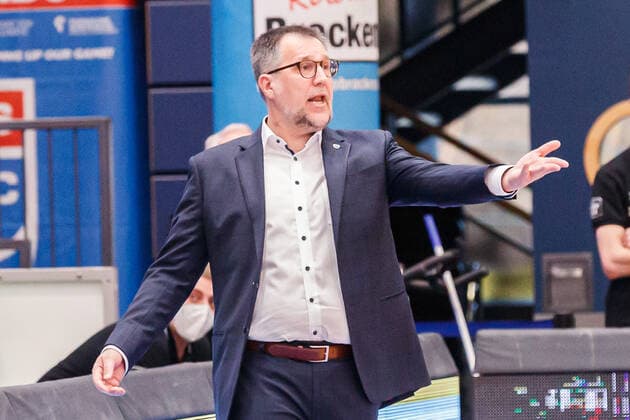 Silvano Poropat (Syntainics MBC, Head Coach); gestikulierend, 4 13 2021, Weissenfels (Deutschland), Basketball, easyCredit Basketball-Bundesliga, Syntainics MBC - BG Goettingen