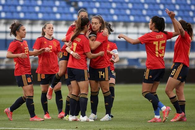 Spain s striker Marta Cardona (C) celebrates with teammates after scoring during the International Friendly, Länderspiel, Nationalmannschaft women soccer match between Spain and Mexico held at Antonio Lorenzo Cuevas, in Marbella, Malaga, southern Spain, 13 April 2021. Spain vs Mexico !ACHTUNG: NUR REDAKTIONELLE NUTZUNG!  Copyright: xDanielxPerezx GRAF3779 20210413-637539443627305150