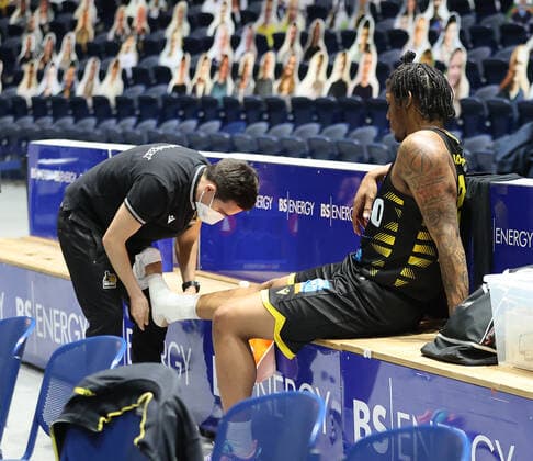 Verletzung Desi Rodriguez (MHP Riesen Ludwigsburg)