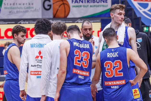 Syntainics MBC (Mitteldeutscher BC) enttaeuscht nach der Niederlage; Enttaeuschung, enttaeuscht, Frustration, disappointed, 4 13 2021, Weissenfels (Deutschland), Basketball, easyCredit Basketball-Bundesliga, Syntainics MBC - BG Goettingen