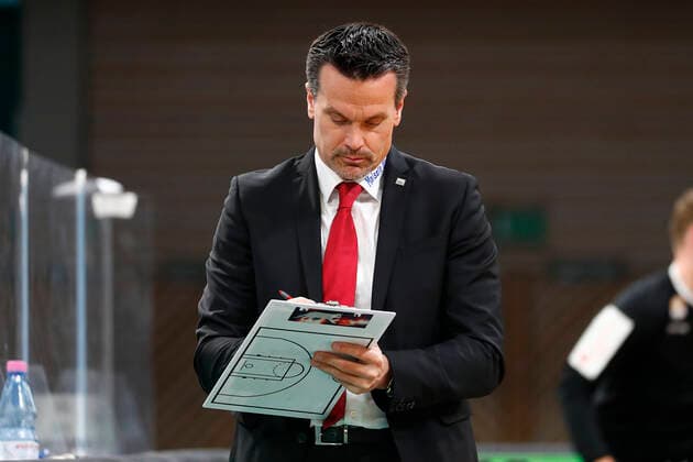 28. Spieltag der easyCredit BBL Basketball Bundesliga am 13.April 2021in der Oberfrankenhalle in Bayreuth Bayern Deutschland Saison 2020-2021 Medi Bayreuth gegen ratiopharm Ulm Raoul Korner (Medi Bayreuth) Trainer