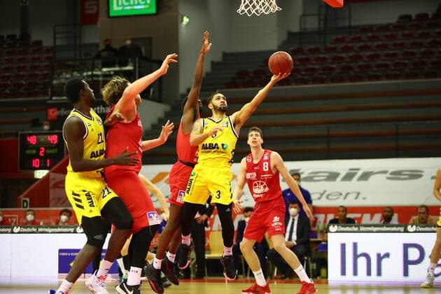 Peyton Siva (Berlin) zieht zum Korb Jobstairs Giessen 46ers vs Alba Berlin, Basketball, easyCredit BBL, 13.04.2021 Jobstairs Giessen 46ers vs Alba Berlin, Basketball, easyCredit BBL, 13.04.2021 Giessen Copyright: xEibner-Pressefotox EP_RWS