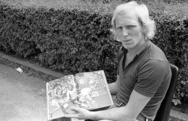 Archivbilder der Woche SPORT KW15 01.07.78 VfB Dieter Hoeneß Deutschland, Stuttgart, 01.07.1978, Fussball, Bundesliga, VfB Stuttgart: Dieter Hoeneß. *** 01 07 78 VfB Dieter Hoeneß Germany, Stuttgart, 01 07 1978, football, Bundesliga, VfB Stuttgart Dieter Hoeneß