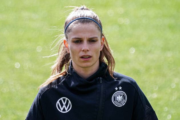 Tabea Waßmuth (Wassmuth, DFB-Frauen, 15), Einzelbild, Aktion, Action, Porträt, Portrait, 13.04.2021, Wiesbaden (Deutschland), Fussball, Länderspiel der Frauen, Deutschland - Norwegen, DFB DFL REGULATIONS PROHIBIT ANY USE OF PHOTOGRAPHS AS IMAGE SEQUENCES AND OR QUASI-VIDEO.