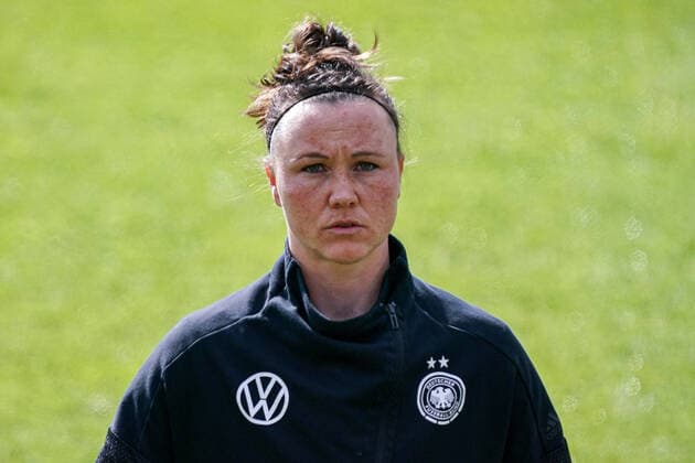 Marina Hegering (DFB-Frauen, 5), Einzelbild, Aktion, Action, Porträt, Portrait, 13.04.2021, Wiesbaden (Deutschland), Fussball, Länderspiel der Frauen, Deutschland - Norwegen, DFB DFL REGULATIONS PROHIBIT ANY USE OF PHOTOGRAPHS AS IMAGE SEQUENCES AND OR QUASI-VIDEO.