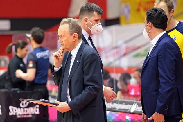 13.04.2021, xovx, Basketball BBL, JobStairs Gießen 46ers - Alba Berlin Trainer Aito Garcia Reneses (Alba Berlin) Gießen Sporthalle Gießen-Ost Hessen Deutschland (DE)
