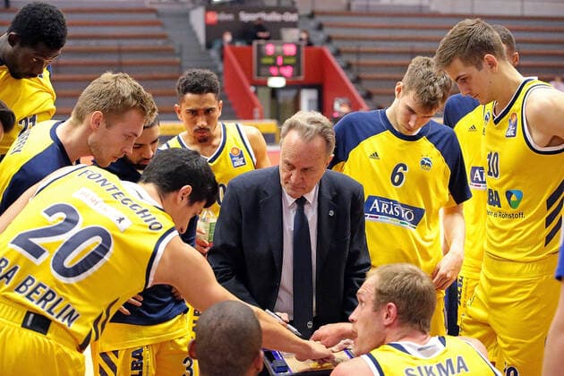 13.04.2021, xovx, Basketball BBL, JobStairs Gießen 46ers - Alba Berlin Trainer Aito Garcia Reneses (Alba Berlin) Gießen Sporthalle Gießen-Ost Hessen Deutschland (DE)