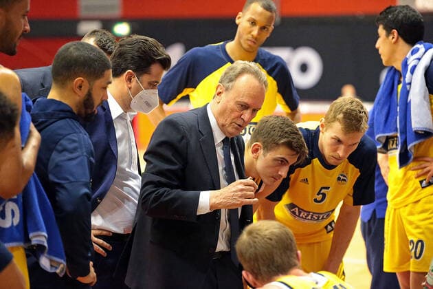 Sport Bilder des Tages 13.04.2021, xovx, Basketball BBL, JobStairs Gießen 46ers - Alba Berlin Trainer Aito Garcia Reneses (Alba Berlin) Gießen Sporthalle Gießen-Ost Hessen Deutschland (DE)