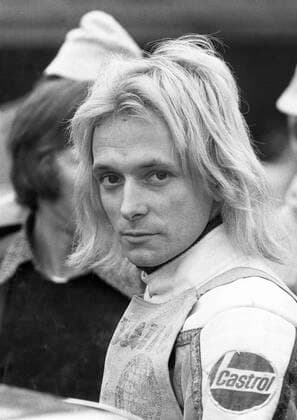 Egon MUELLER, Deutschland, Speedway-Fahrer, Portraet, Porträt, Portrait, Angeschnittenes Einzelbild, Einzelmotiv, black and white, Schwarz - weiss, schwarzweiss, monochrom, SW Monochrome, Schwarzweissfoto, beim Speedway in Bopfingen, 17.10.1976 Â *** Egon MUELLER, Germany, Speedway driver, portrait, portrait, cropped single picture, single motive, black and white, black and white, monochrome, SW monochrome, black and white photo, at the Speedway in Bopfingen, 17 10 1976 Â