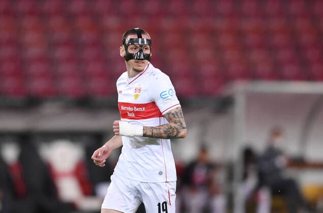 Fussball 1. Bundesliga Saison 2020 2021 28. Spieltag VfB Stuttgart - Borussia Dortmund 10.04.2021 Darko Churlinov (VfB Stuttgart) mit Maske *** Football 1 Bundesliga Season 2020 2021 28 Matchday VfB Stuttgart Borussia Dortmund 10 04 2021 Darko Churlinov VfB Stuttgart with mask