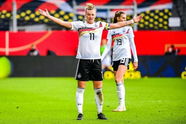 Fußball Frauen Länderspiel Deutschland - Norwegen am 13.04.2021 in der Brita-Arena in Wiesbaden Alexandra Popp ( Deutschland ) DFB regulations prohibit any use of photographs as image sequences and or quasi-video.