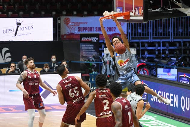 Jamuni McNeace (HAKRO Merlins Crailsheim) mit Korb, Niners Chemnitz vs. HAKRO Merlins Crailsheim, 14.04.2021, easycredit Basketball Bundesliga, GER, Saison 2020 21 Niners Chemnitz vs. HAKRO Merlins Crailsheim, 14.04.2021, easycredit Basketball Bundesliga, GER, Saison 2020 21 Chemnitz Copyright: xBertxHarzer xEibner-xPressefotox