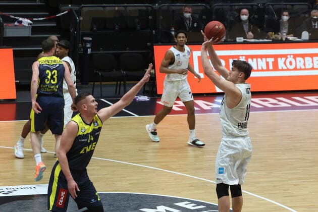 Basketball: Deutschland, 1. Bundesliga, Hamburg Towers - EWE Baskets Oldenburg, Hamburg, 14.04.2021 Maik Kotsar (Towers) Hamburg Germany