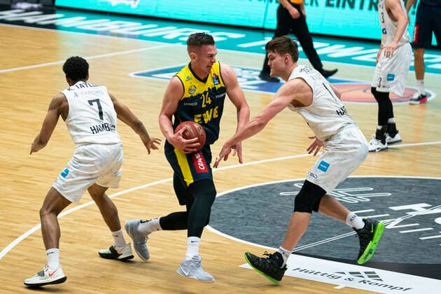 easyCredit Basketball Bundesliga, Hamburg, 14.04.2021 easyCredit Basketball Bundesliga, Hamburg Towers vs. EWE Baskets Oldenburg, Raöid Mahalbaöi? ( 24 EWE Baskets Oldenburg) Copyright: xBEAUTIFULxSPORTS Mohwinkelx