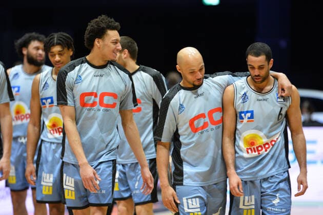 Mannschaft von HAKRO Merlins Crailsheim nach dem Sieg, Niners Chemnitz vs. HAKRO Merlins Crailsheim, 14.04.2021, easycredit Basketball Bundesliga, GER, Saison 2020 21 Niners Chemnitz vs. HAKRO Merlins Crailsheim, 14.04.2021, easycredit Basketball Bundesliga, GER, Saison 2020 21 Chemnitz Copyright: xBertxHarzer xEibner-xPressefotox