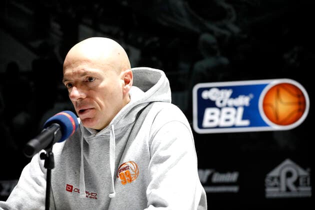 14.04.2021, easyCredit Basketball Bundesliga, BBL, Saison 2020 2021, Herren, Chemnitz Niners - HAKRO Merlins Crailsheim Rodrigo Pastore (Headcoach), Niners Chemnitz Chemnitz Messe Chemnitz Sachsen Germany