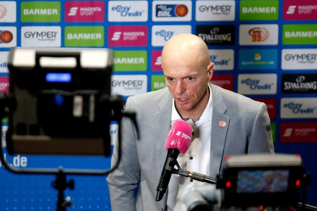 14.04.2021, easyCredit Basketball Bundesliga, BBL, Saison 2020 2021, Herren, Chemnitz Niners - HAKRO Merlins Crailsheim Rodrigo Pastore (Headcoach), Niners Chemnitz Chemnitz Messe Chemnitz Sachsen Germany
