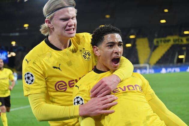 Sport Bilder des Tages Jubel Jude Bellingham (Borussia Dortmund), Erling Haaland (Borussia Dortmund), v.re. 14.04.2021, Fussball GER, Saison 2020 2021, UEFA Champions League, Viertelfinale, Borussia Dortmund - Manchester City, , Foto: Maik Hölter TEAM2sportphoto Dortmund Nordrhein Westfalen Deutschland *** Cheers Jude Bellingham Borussia Dortmund , Erling Haaland Borussia Dortmund , v re 14 04 2021, Football GER, 2020 2021 season, UEFA Champions League, quarter-finals, Borussia Dortmund Manchester City, , Photo Maik Hölter TEAM2sportphoto Dortmund North Rhine Westphalia Germany. Team2