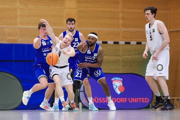 2. Basketball Bundesliga ProB ART Giants Düsseldorf gegen VfL SparkassenStars Bochum, 16.04.2021 Patrick Liebert ( 1 ART Giants Duesseldorf); 2. Basketball Bundesliga ProB ART Giants Düsseldorf gegen VfL SparkassenStars Bochum am 16.04.2021, Duesseldorf. Copyright: xBEAUTIFULxSPORTS KennyxBeelex