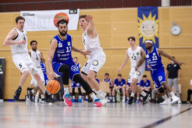 2. Basketball Bundesliga ProB ART Giants Düsseldorf gegen VfL SparkassenStars Bochum, 16.04.2021 Miquel Servera Rodriguez ( 13 VfL SparkassenStars Bochum); 2. Basketball Bundesliga ProB ART Giants Düsseldorf gegen VfL SparkassenStars Bochum am 16.04.2021, Duesseldorf. Copyright: xBEAUTIFULxSPORTS KennyxBeelex