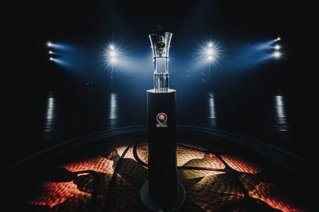 Basketball 16.04.2021 Saison 2020 2021 MagentaSport BBL Pokal: Anreise MagentaSport BBL Pokal: Der Pokal Basketball 16.04.2021 Saison 2020 2021 MagentaSport BBL Pokal Der Pokal nur redaktionelle Verwendung - kommerzielle Verwendung Nutzung nur nach Absprache mit dem Fotografen. München Deutschland