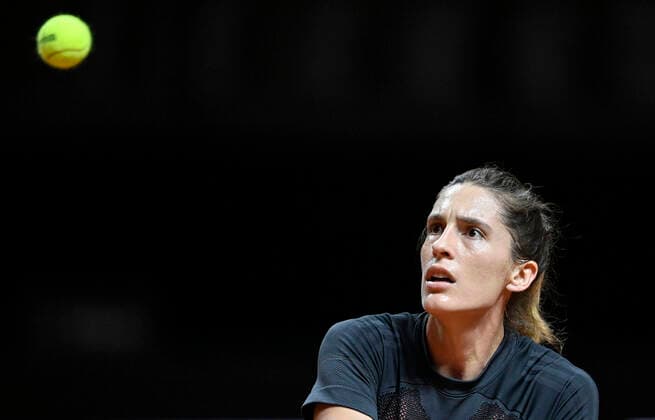 Sport Bilder des Tages Andrea PETKOVIC (GER) beim Training Aktion Qualifikation Tennis Damen Porsche-Cup Porsche Tennis Grand Prix GP Stuttgart 2021 Porsche-Arena 17.04.2021 Porsche Tennis Grand Prix Stuttgart 2021
