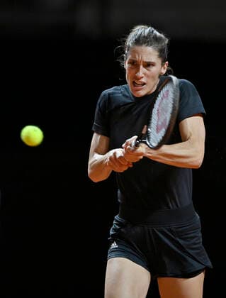 Andrea PETKOVIC (GER) beim Training Aktion Qualifikation Tennis Damen Porsche-Cup Porsche Tennis Grand Prix GP Stuttgart 2021 Porsche-Arena 17.04.2021 Porsche Tennis Grand Prix Stuttgart 2021
