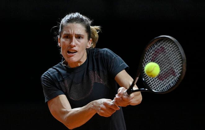 Andrea PETKOVIC (GER) beim Training Aktion Qualifikation Tennis Damen Porsche-Cup Porsche Tennis Grand Prix GP Stuttgart 2021 Porsche-Arena 17.04.2021 Porsche Tennis Grand Prix Stuttgart 2021