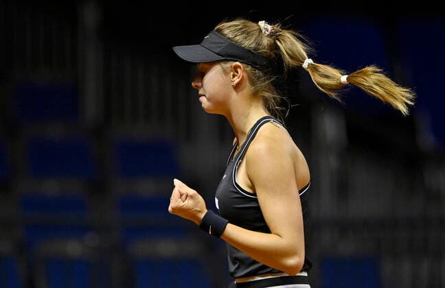 Alexandra Vecic ((GER) Aktion jubelt über gewonnenen Punkt Gestik, Geste Qualifikation Tennis Damen Porsche-Cup Porsche Tennis Grand Prix GP Stuttgart 2021 Porsche-Arena 17.04.2021 Porsche Tennis Grand Prix Stuttgart 2021