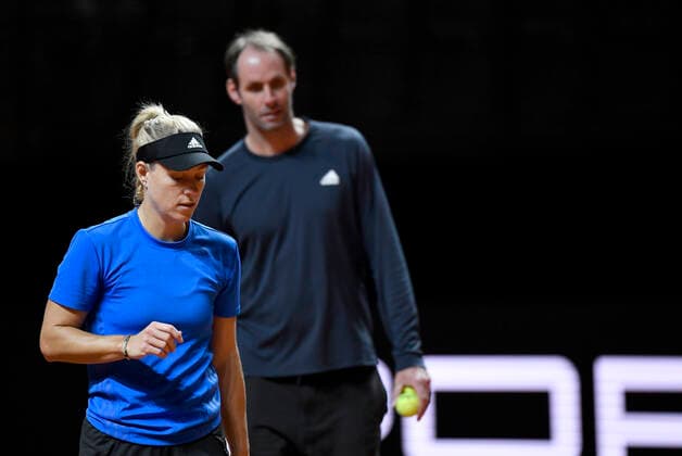 Angelique KERBER (GER) Training mit Trainer Torben Beltz (rechts) Qualifikation Tennis Damen Porsche-Cup Porsche Tennis Grand Prix GP Stuttgart 2021 Porsche-Arena 17.04.2021 Porsche Tennis Grand Prix Stuttgart 2021