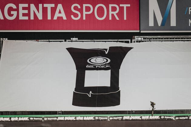 Basketball 17.04.2021 Saison 2020 2021 MagentaSport BBL Pokal: 1. Halbfinale Ratiopharm Ulm - FC Bayern München Basketball 17.04.2021 Saison 2020 2021 MagentaSport BBL Pokal: 1. Halbfinale Ratiopharm Ulm - FC Bayern München nur redaktionelle Verwendung - kommerzielle Verwendung Nutzung nur nach Absprache mit dem Fotografen. München Deutschland